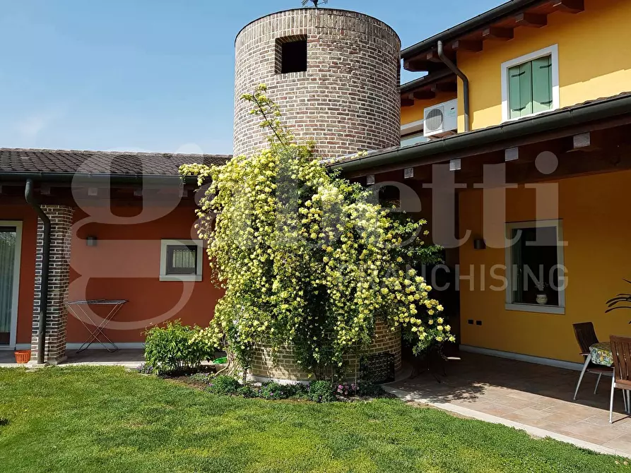 Immagine 2 di Villa in vendita  in Via San Benedetto, 34/36 a Bressanvido