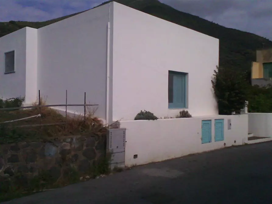 Immagine 2 di Villa in vendita  in Via Umberto I Salina, sn a Santa Marina Salina
