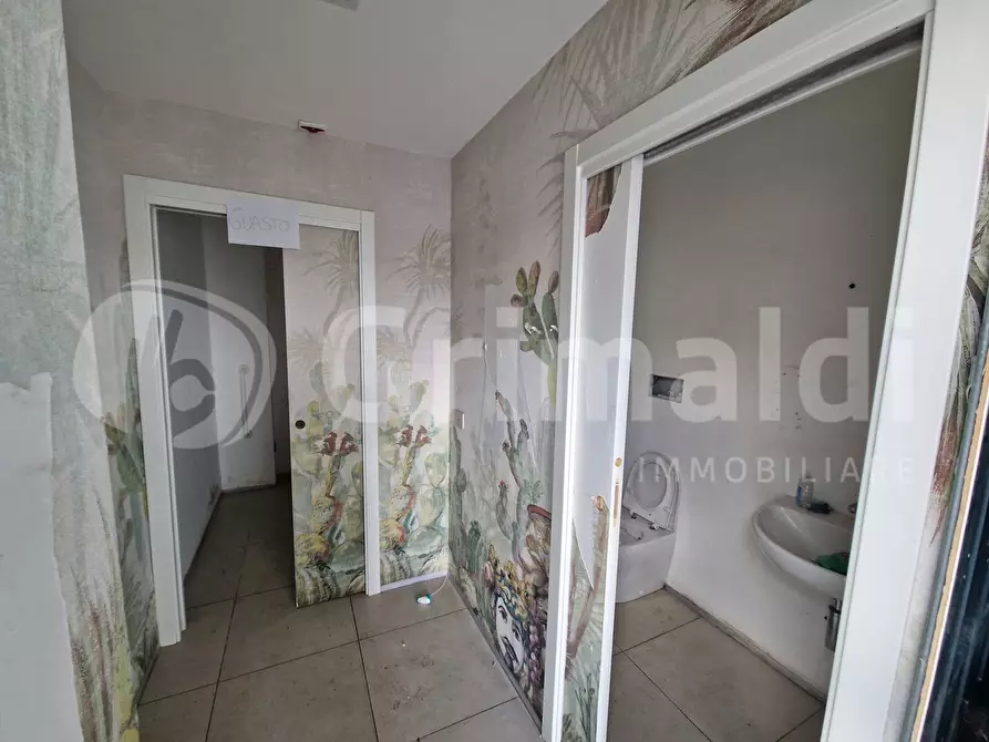 Immagine 13 di Negozio in affitto  in Via Garibaldi, 108 a Messina