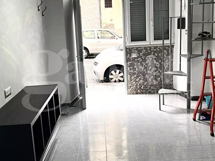 Immagine 3 di Appartamento in vendita  in Via Camillo Porzio a Napoli
