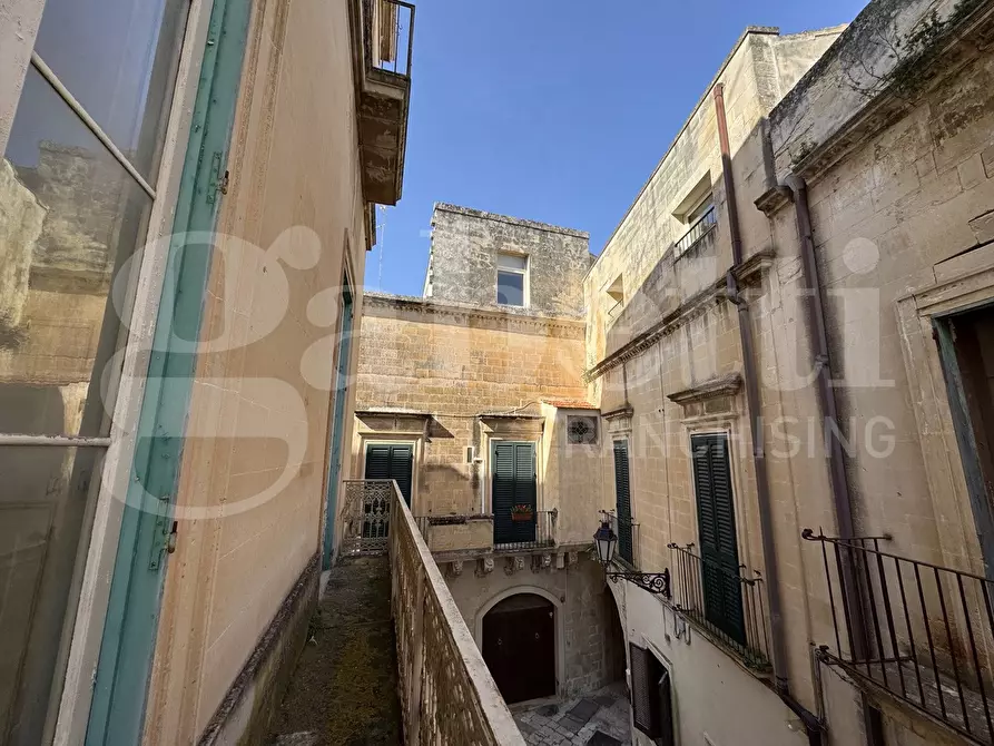 Immagine 26 di Appartamento in vendita  in Via Corte dei Guarini, 11 a Lecce