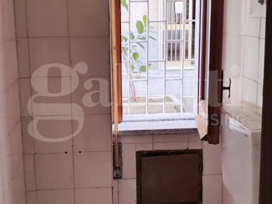 Immagine 21 di Ufficio in affitto  in Via San Donato, 64 a Orta Di Atella