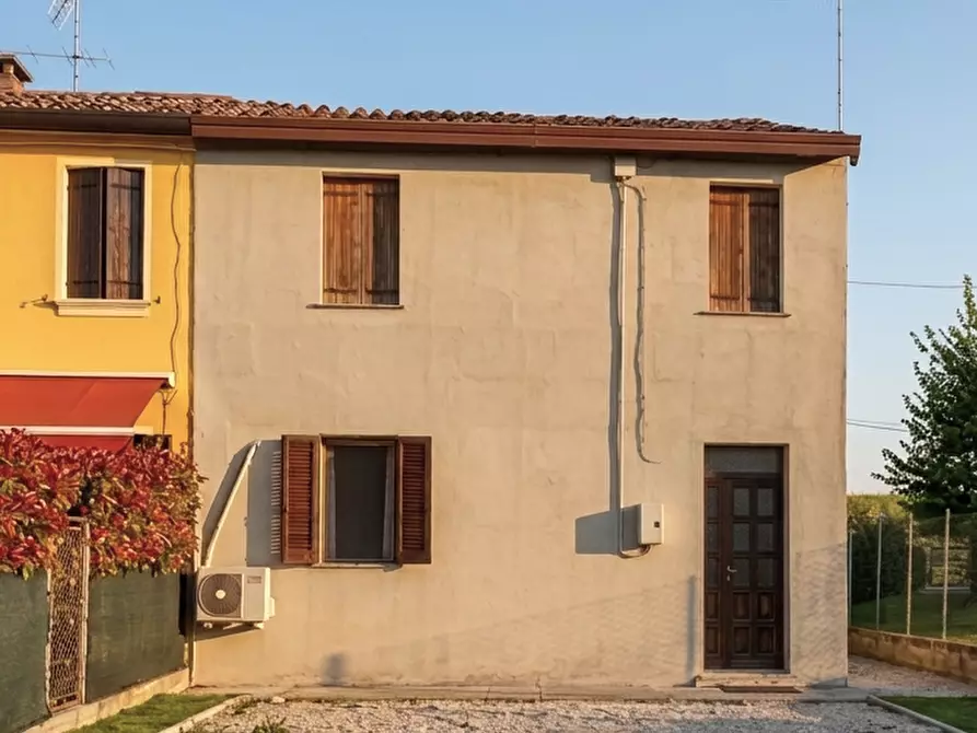 Immagine 1 di Casa indipendente in vendita  in Via Boscochiaro, via dei Mille, 00 a Cavarzere