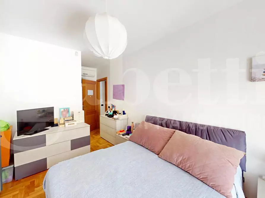 Immagine 31 di Appartamento in vendita  in Via Riva Ligure, 44 a Roma
