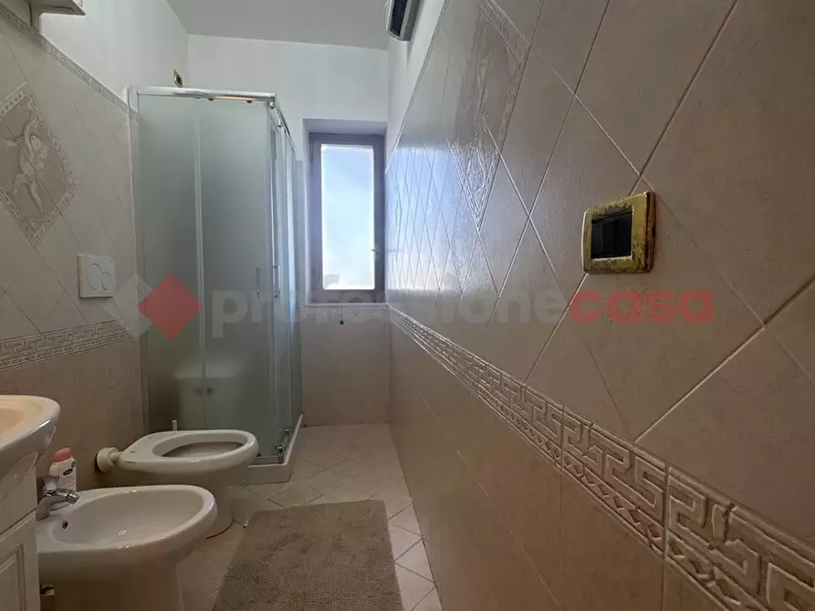 Immagine 10 di Casa bifamiliare in vendita  in Via GUADO BASTIANELLI, 80 a Fondi