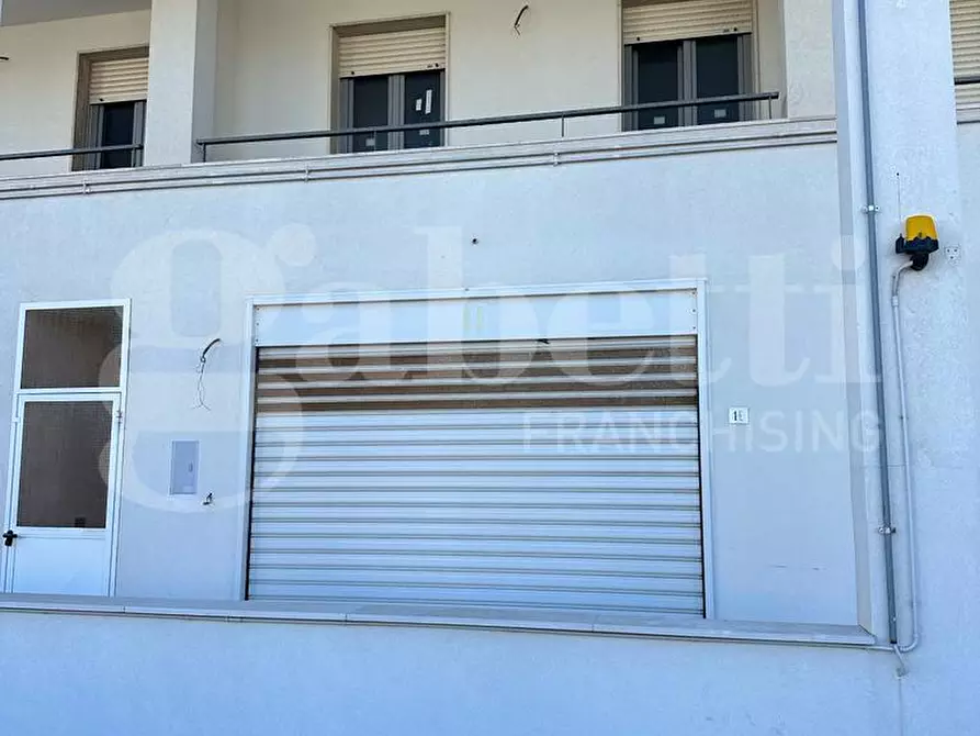 Immagine 10 di Ufficio in vendita  in Via Monte sarago a Ostuni