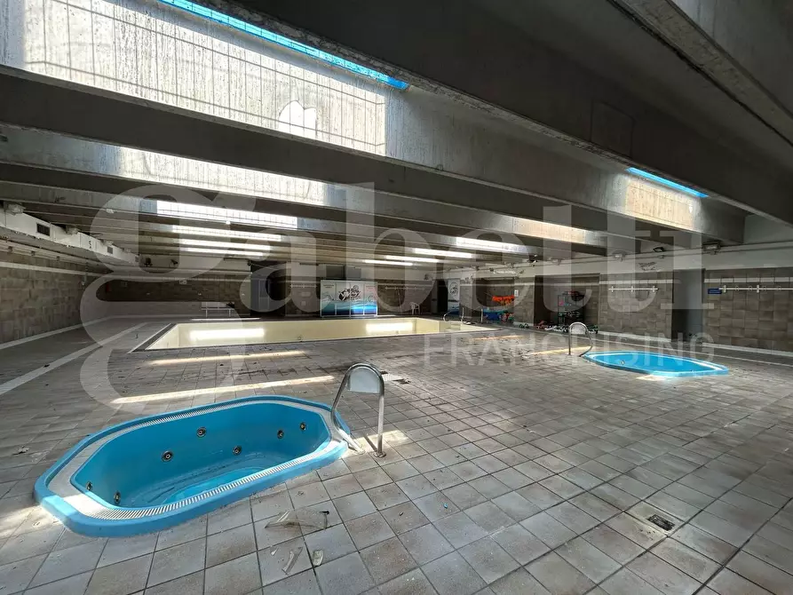 Immagine 5 di Negozio in affitto  in Via Gorizia a Rivalta Di Torino