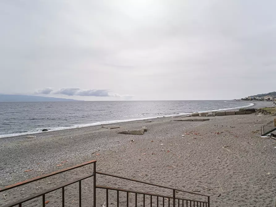 Immagine 40 di Appartamento in vendita  in Via Mili marina via nazionale, 321 a Messina