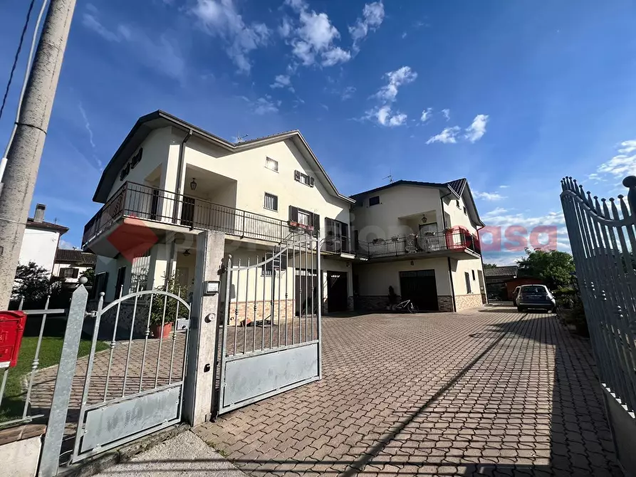 Immagine 1 di Casa bifamiliare in vendita  in Via Beato Leopoldo a Spoleto