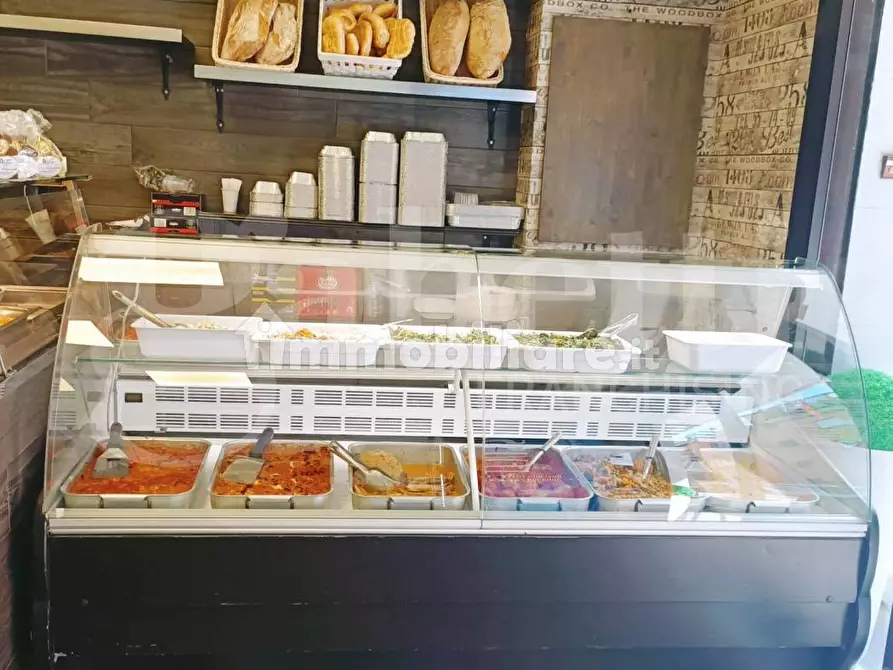 Immagine 23 di Bar / Ristorante in vendita  in Via Antonio Silvani, 37/39 a Roma