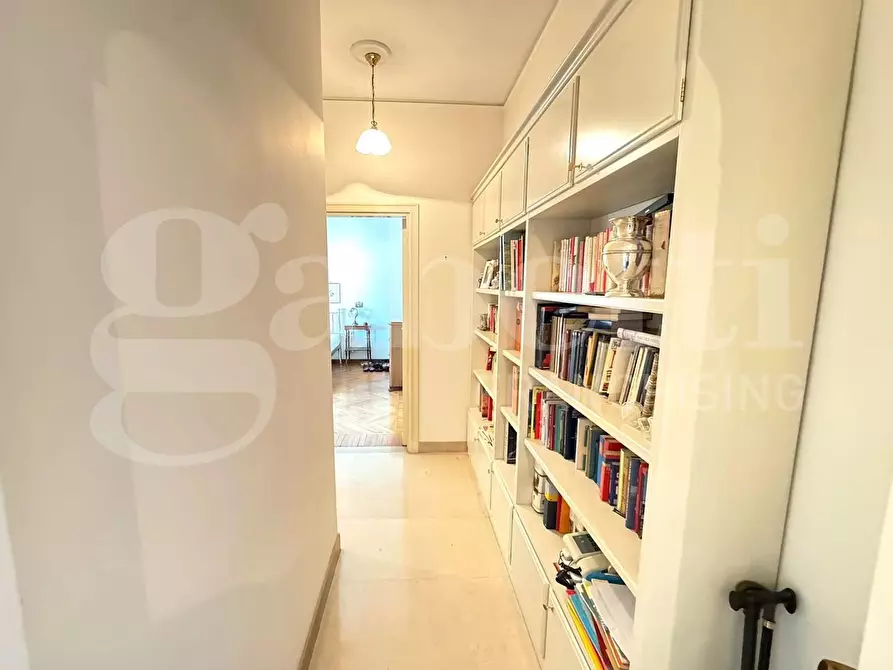 Immagine 18 di Appartamento in vendita  in Via Bolsena a Roma