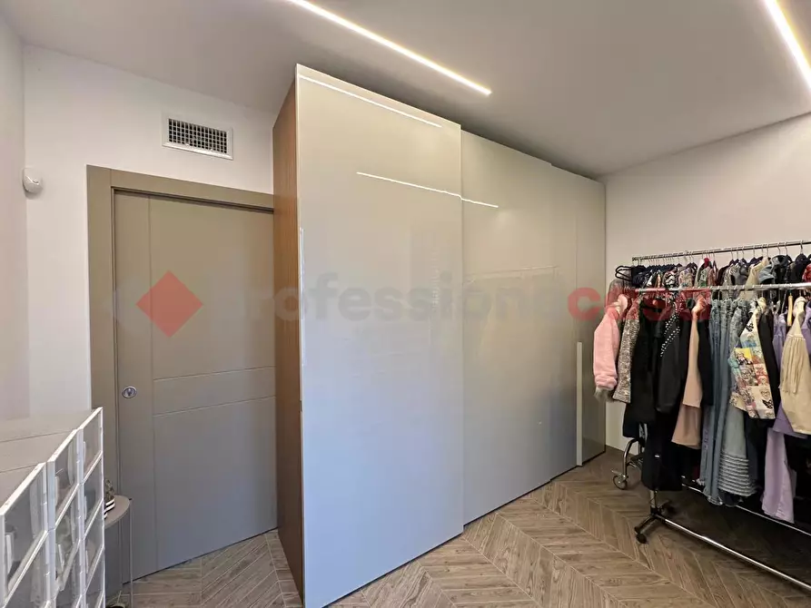 Immagine 41 di Appartamento in vendita  in Via Dante a Opera