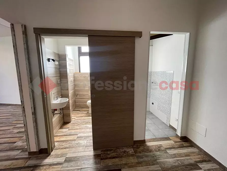 Immagine 6 di Negozio in affitto  in Via BALDESI a Firenze