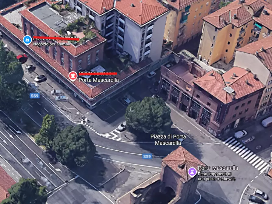 Immagine 3 di Box auto in vendita  in Piazza Mascarella, 7 a Bologna