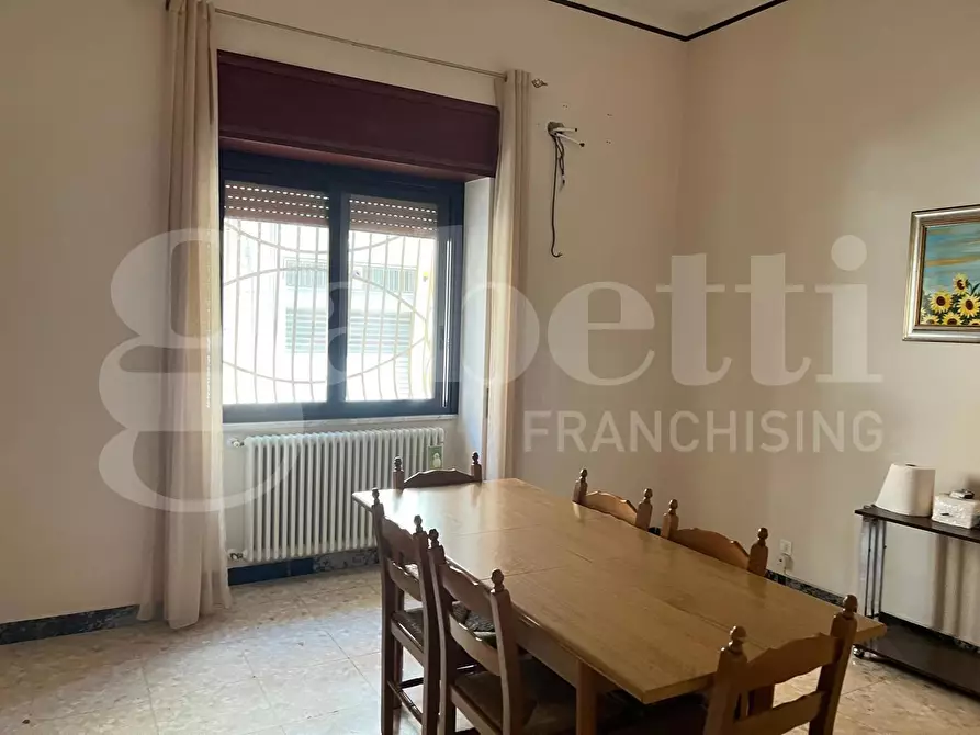 Immagine 2 di Palazzo in vendita  in Via CATULLO, 3 a Grottaglie