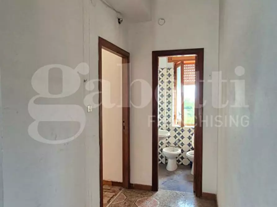 Immagine 30 di Palazzo in vendita  in Via L. Giordano, 38 a Boscotrecase