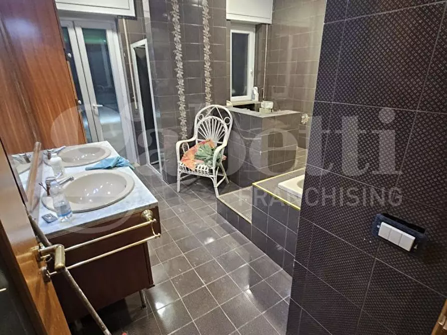 Immagine 10 di Appartamento in affitto  in Viale degli Asteroidi a Napoli