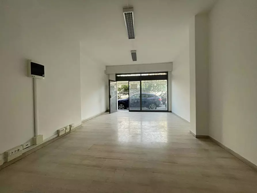 Immagine 15 di Negozio in vendita  in Via BOTTASSO, 5 a Terracina