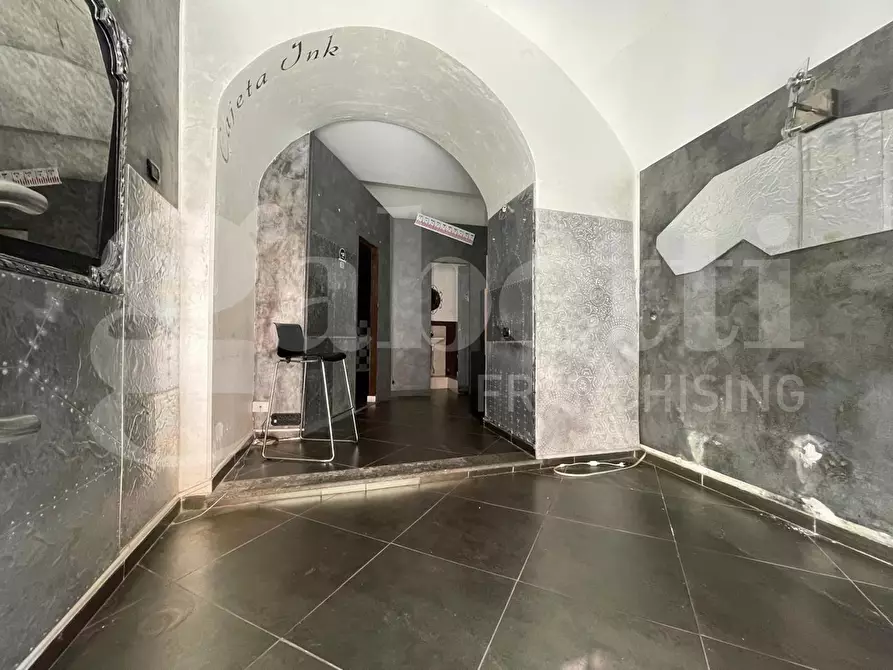 Immagine 9 di Negozio in affitto  in Via Duomo, s.n.c. a Gaeta