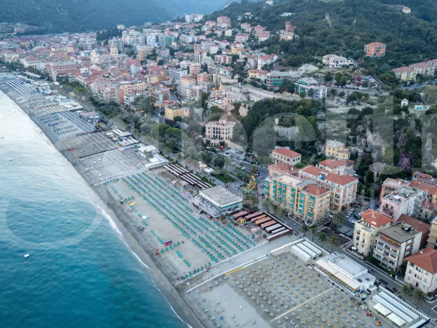 Immagine 7 di Loft/Open space in vendita  in Corso Europa a Finale Ligure
