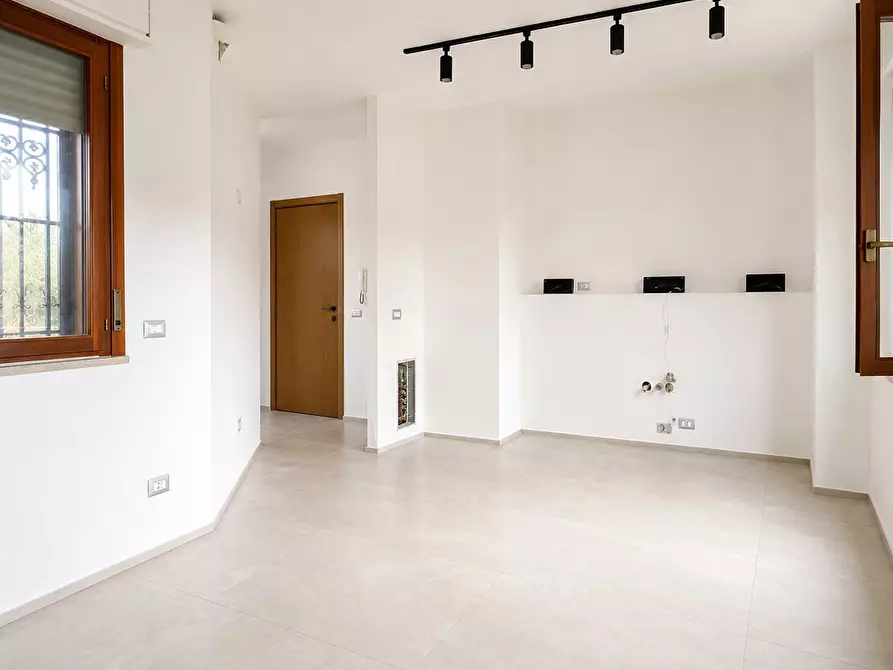 Immagine 5 di Appartamento in vendita  in Via Padre Massaruti, 304 a Roma