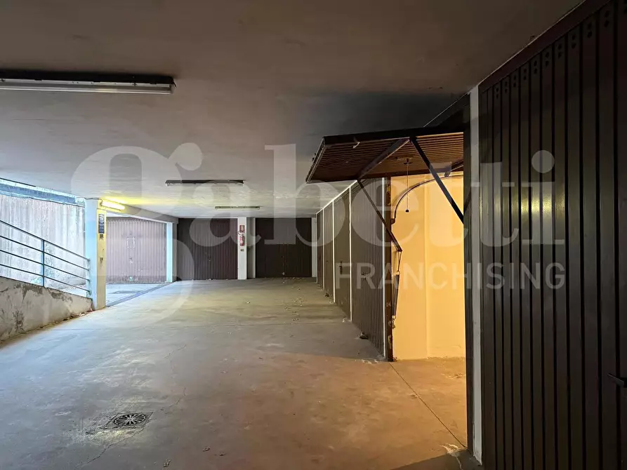 Immagine 4 di Box auto in vendita  in Via Bolzano a Collegno