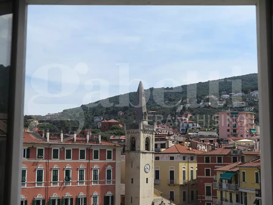 Immagine 15 di Appartamento in vendita  in Piazza garibaldi, 30 a Lerici