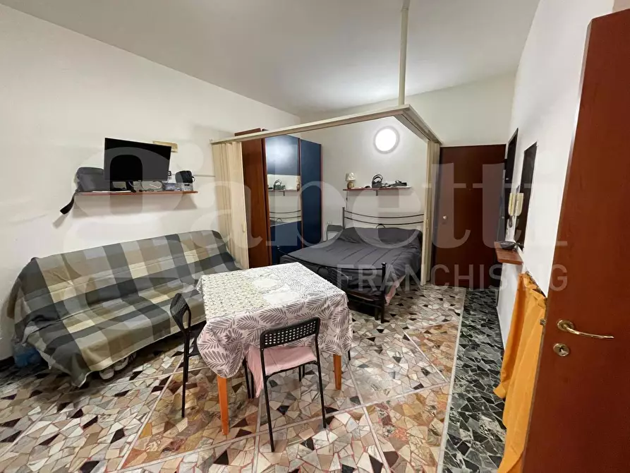 Immagine 8 di Palazzo in vendita  in Vico 11 lungomare caboto, 41 a Gaeta