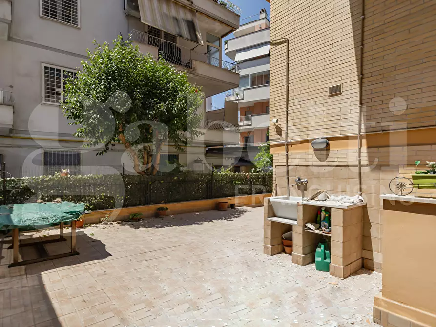 Immagine 33 di Appartamento in vendita  in Via Lucio II a Roma