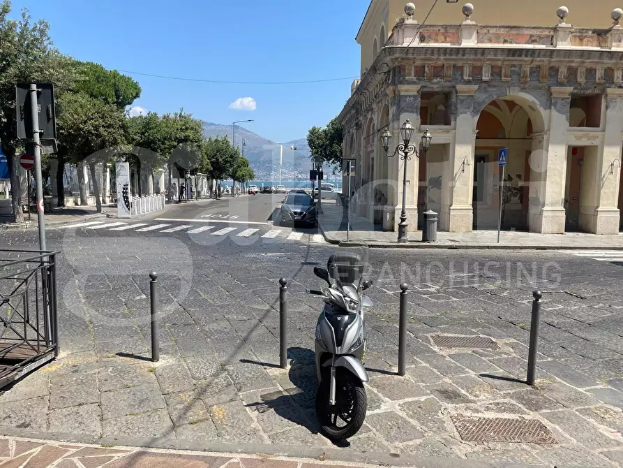 Immagine 14 di Negozio in vendita  in Piazza Traniello, 27 a Gaeta