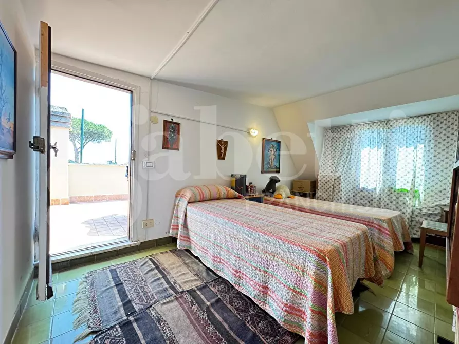 Immagine 28 di Casa trifamiliare in vendita  in Viale perseo, 27 a Ardea