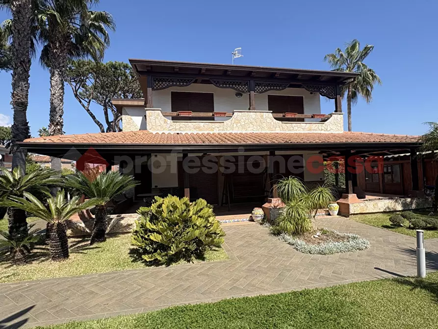 Immagine 1 di Villa in vendita  in Via RIO CLARO 2, 2 a Fondi