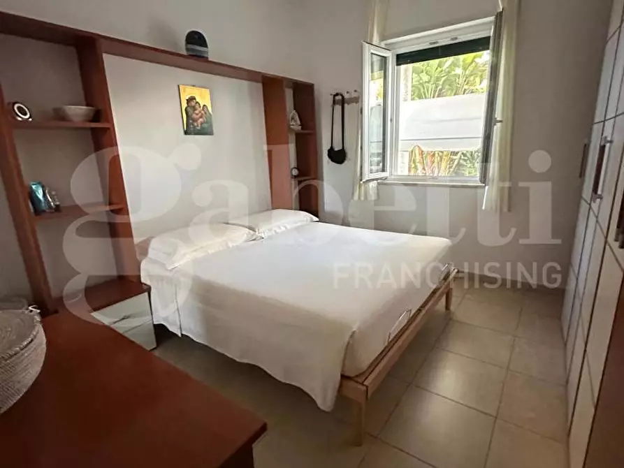 Immagine 22 di Villa in vendita  in Via Lisbona a Carovigno