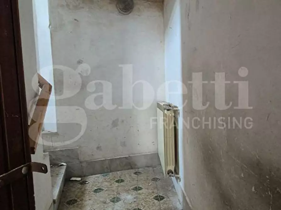 Immagine 16 di Palazzo in vendita  in Via L. Giordano, 38 a Boscotrecase