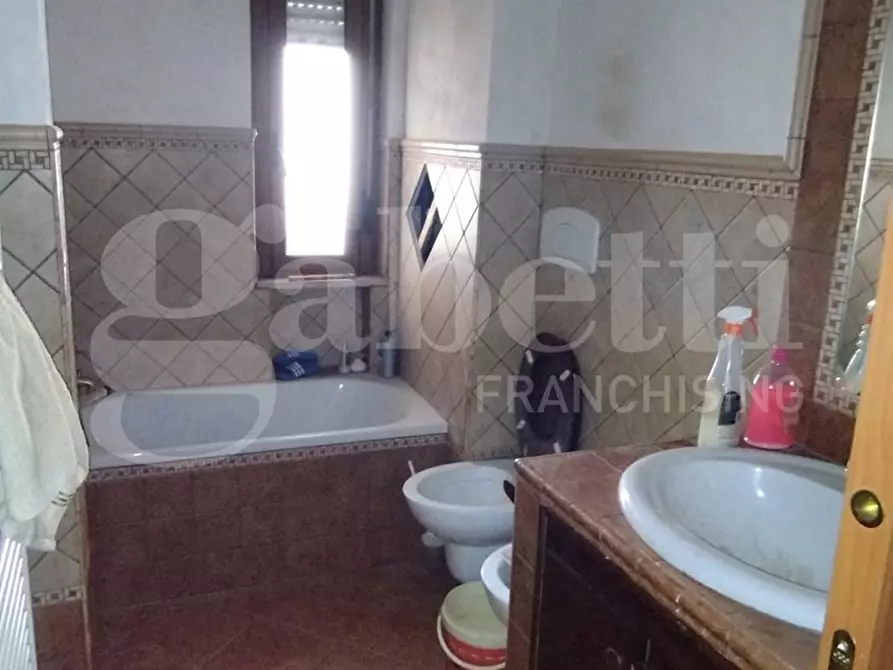 Immagine 6 di Appartamento in vendita  in Piazza SANDRO PERTINI, 15 a Taranto