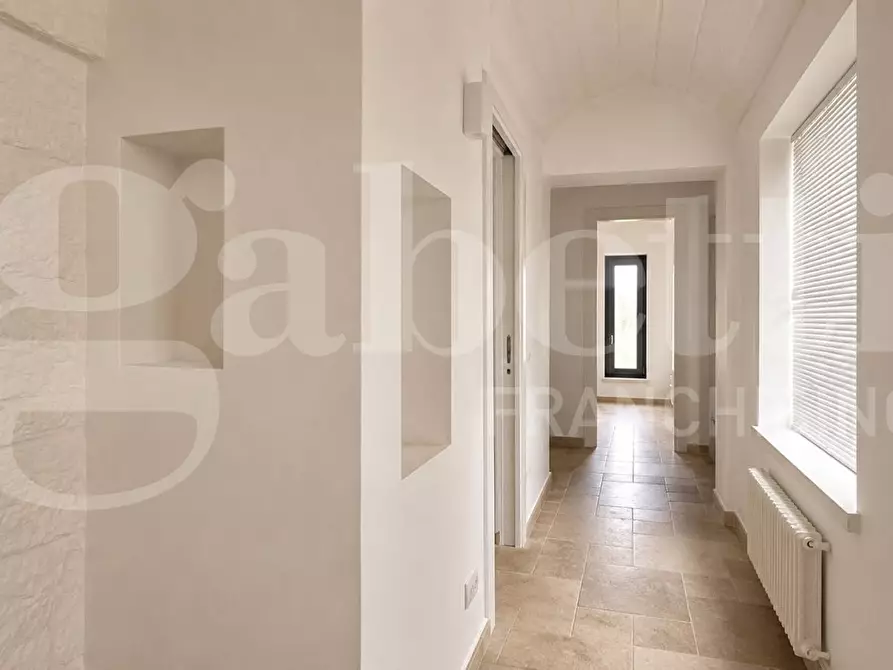 Immagine 11 di Villa in vendita  in Contrada Tamburroni, sn a Ostuni