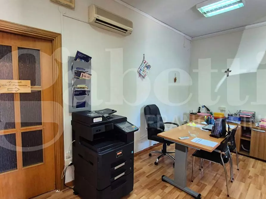 Immagine 8 di Ufficio in vendita  in Via Gambardella, 16 a Torre Annunziata