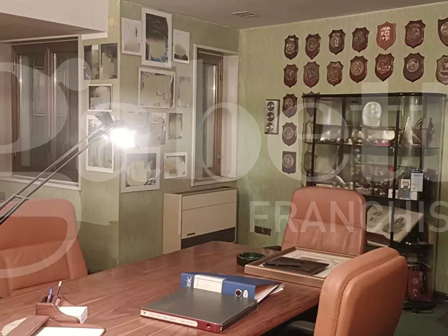 Immagine 21 di Magazzino in vendita  in Via Giacomo Leopardi, 21 a Gravina Di Catania