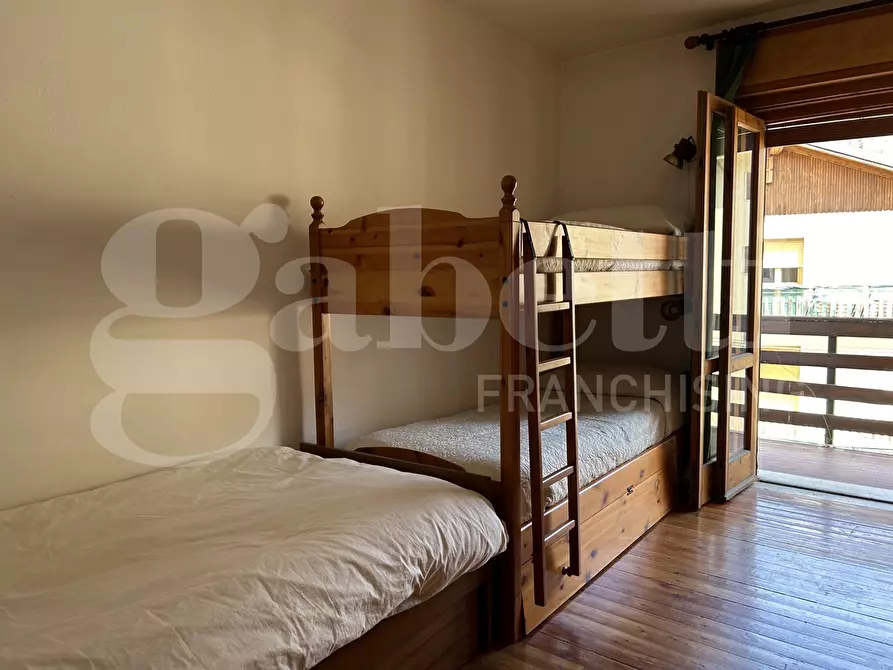 Immagine 34 di Appartamento in vendita  in Via Corno D'Aola, 5 a Ponte Di Legno