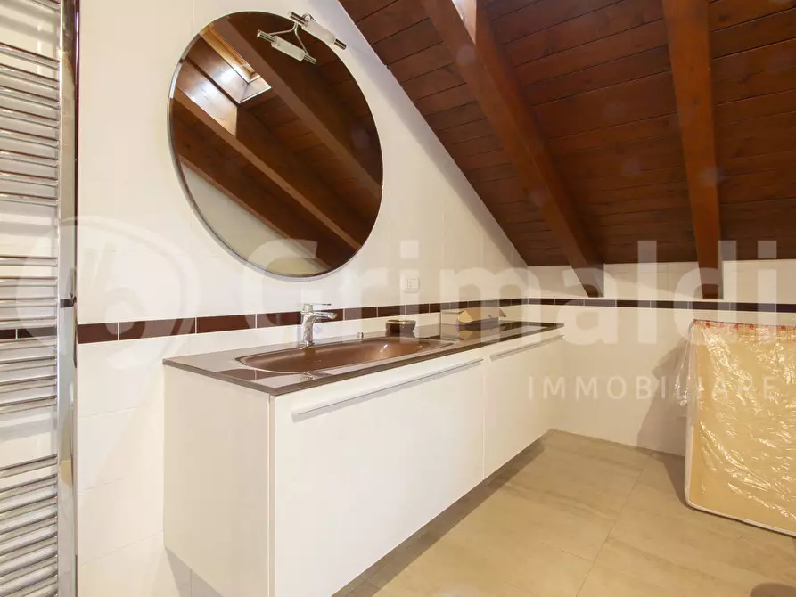 Immagine 29 di Albergo/B&B/Residence in vendita  in Via Besozzo, 12 a Mercallo