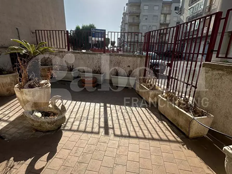 Immagine 4 di Ufficio in affitto  in Via Nino Sansone a Ostuni