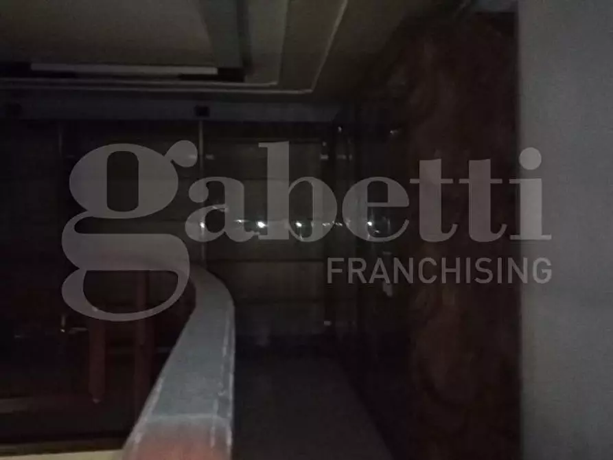 Immagine 10 di Negozio in affitto  in Via del Vecchio a Orta Di Atella