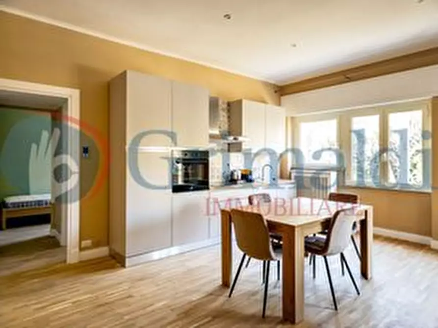 Immagine 9 di Appartamento in vendita  in Via dei Prati Fiscali a Roma