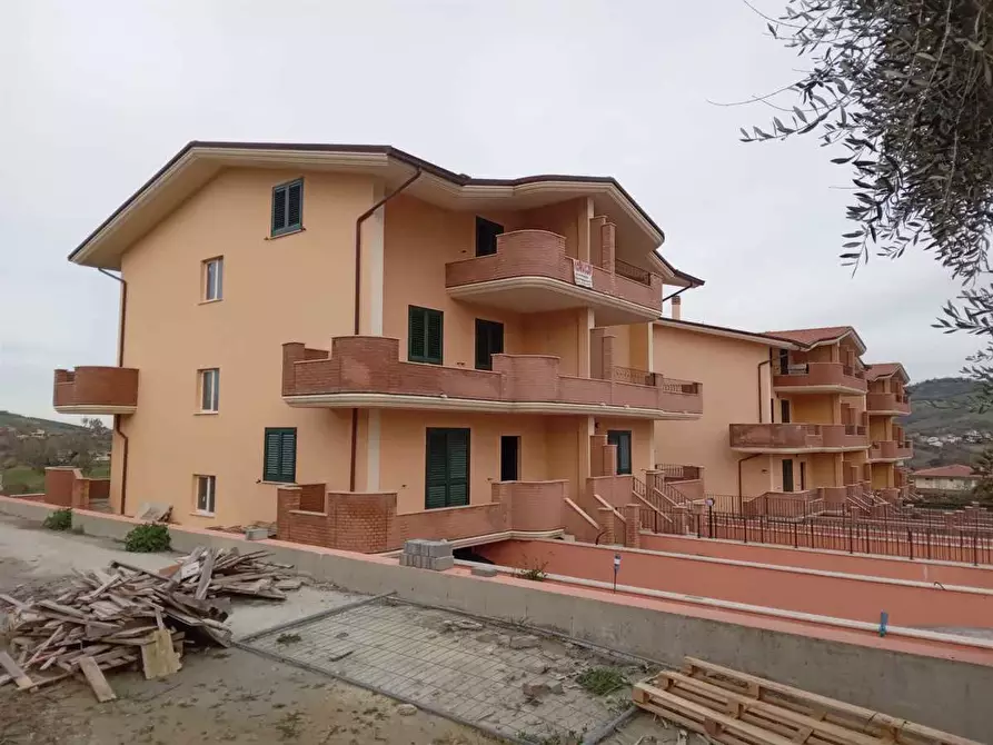 Immagine 3 di Villetta a schiera in vendita  in Via della Madonna, 0 a Campli