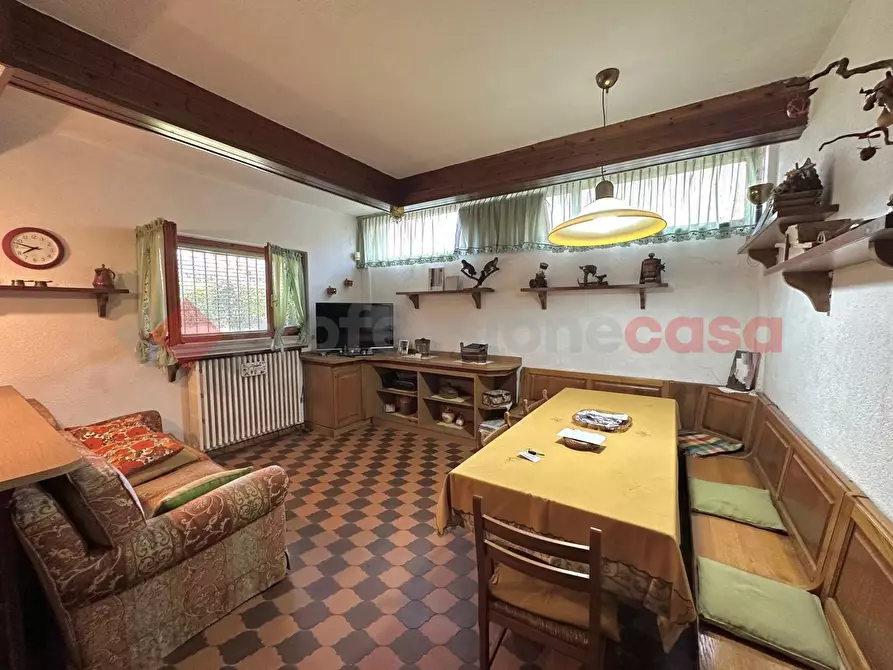 Immagine 47 di Villa in vendita  in Via Delle Robinie a Opera