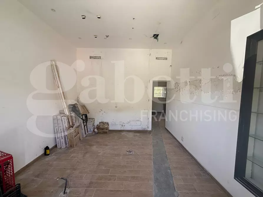 Immagine 3 di Negozio in affitto  in Piazza tonnara a Palermo