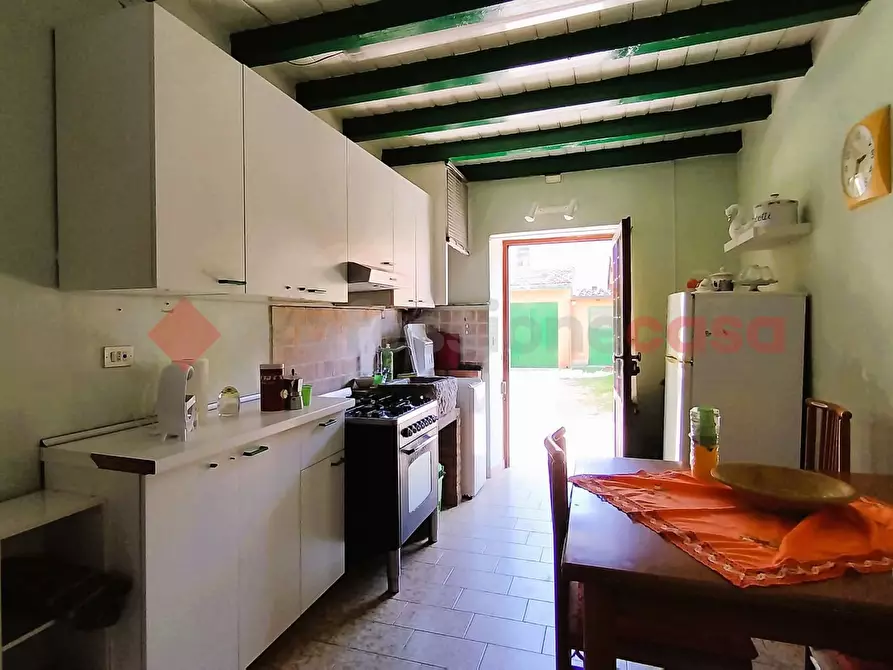 Immagine 3 di Appartamento in vendita  in Via corte beneggi, 11 a Locate Di Triulzi