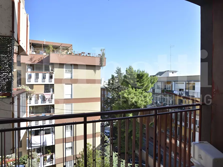 Immagine 26 di Appartamento in vendita  in Viale delle Repubblica, 60 a Bari