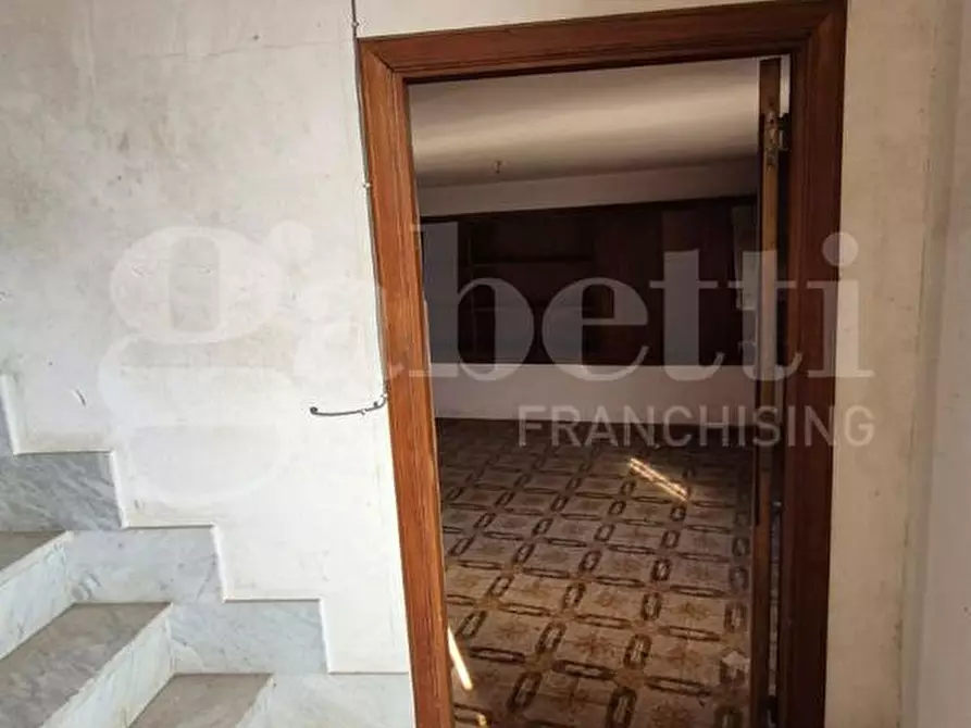 Immagine 18 di Palazzo in vendita  in Via L. Giordano, 38 a Boscotrecase