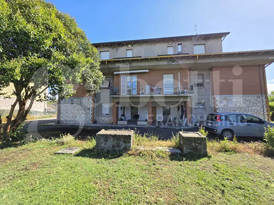 Immagine 5 di Appartamento in vendita  in Via Francesco Petrarca, 5 a Torgiano
